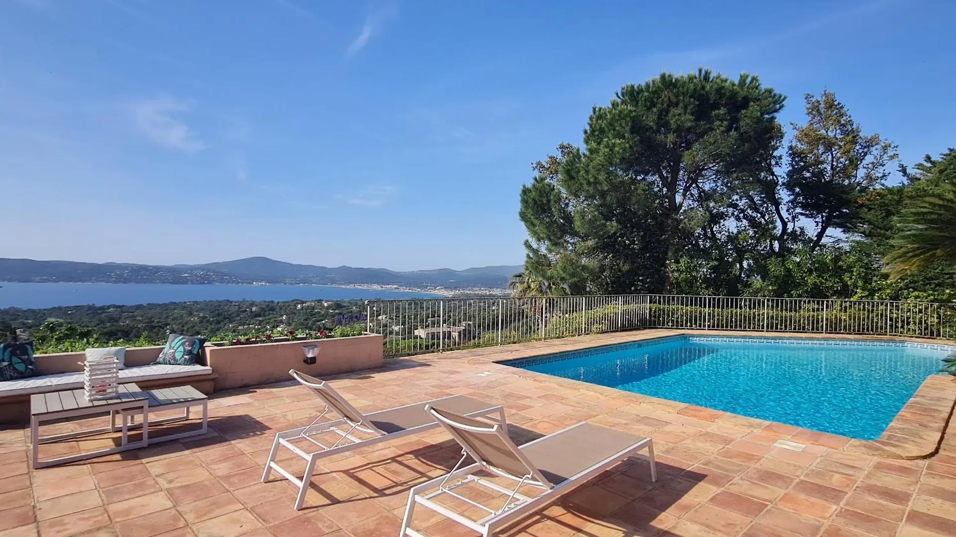 Villa 6 Pieces Climatisee Avec Piscine Privee A Grimaud - Fr-1-780-10