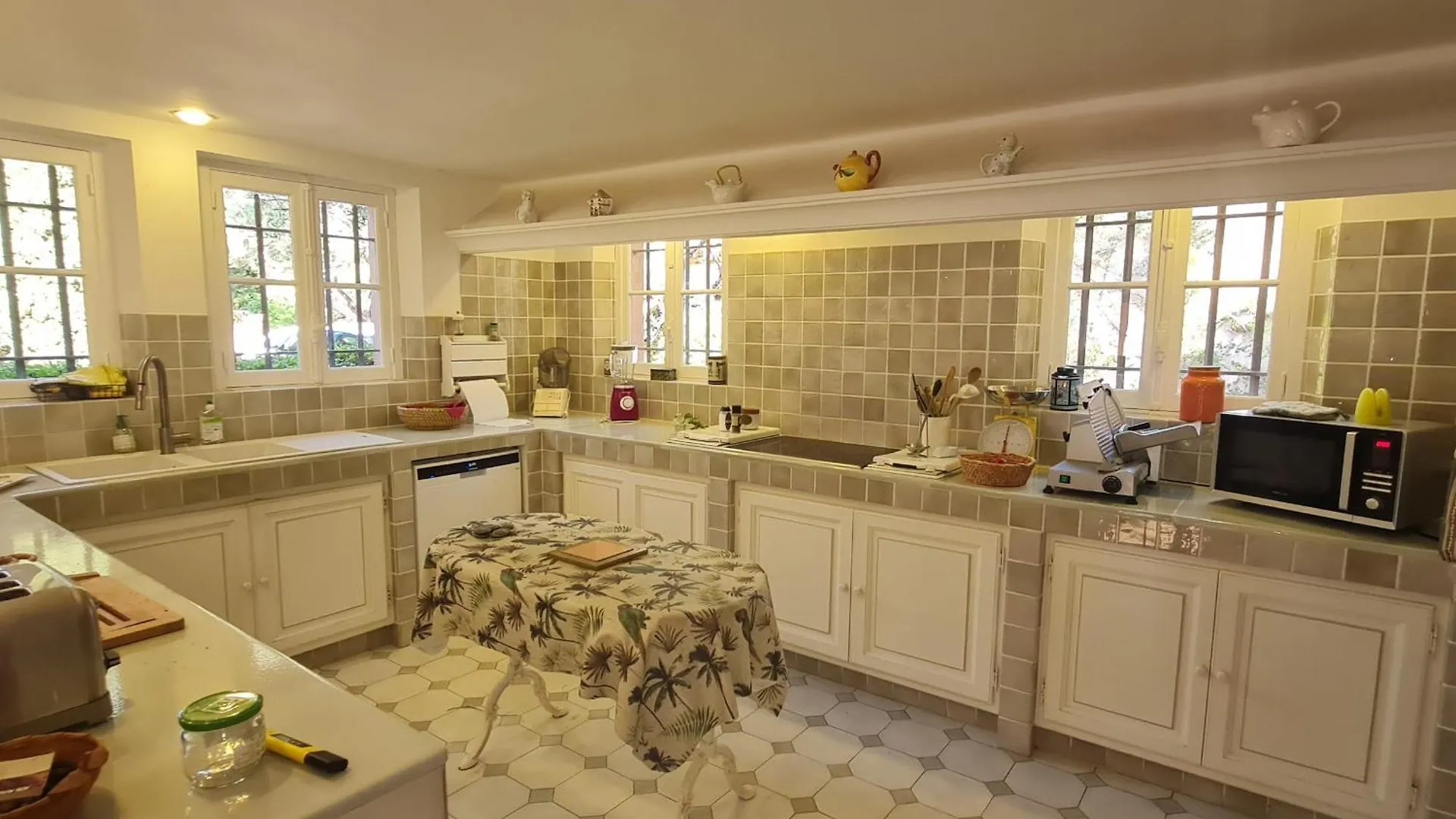 Villa 6 Pieces Climatisee Avec Piscine Privee A Grimaud - Fr-1-780-10